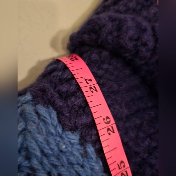 Handmade Vintage Canadian Chunky Knit Cowichan Style Sweater, Large - Picture 13 of 16